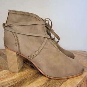 Free People Womens Wrap Around Heel Boot Leather Closed Toe Taupe Size 8